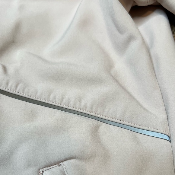 Women’s New Balance Fleece Lined Soft Pink Jacket - Picture 6 of 11